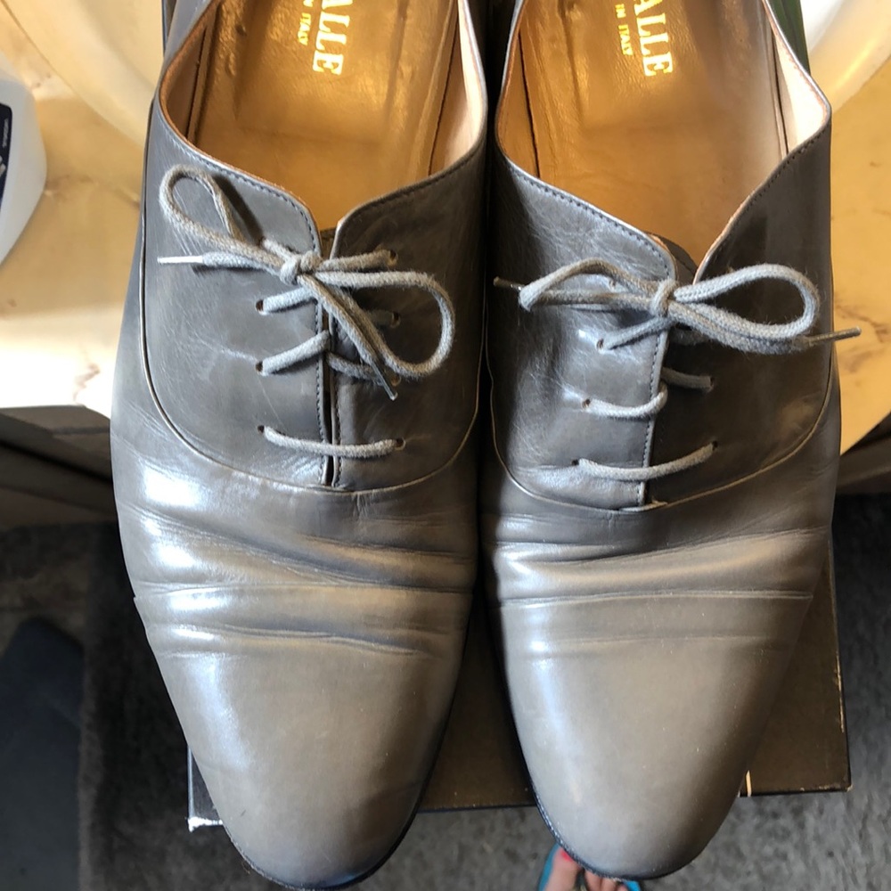 Mens gray Lasalle brand dress shoes. Made in Italy. Size 10.5